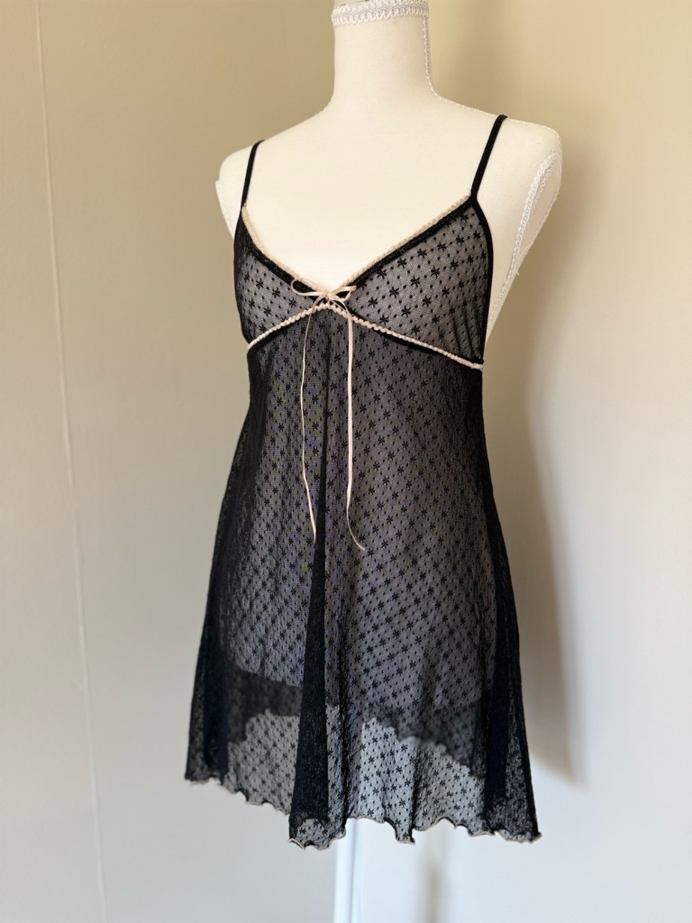 Vintage Eberjey Black Lace Sheer Slip Chemise Cream Bow Whimsigoth Coquette - Picture 3 of 7